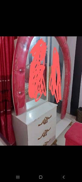 Big Slider Doors Dressing Table with stool 1