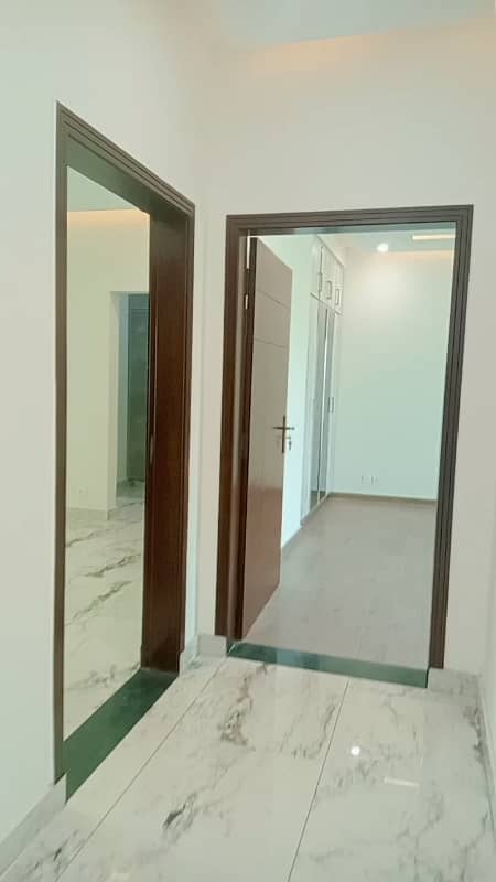 3 Bed Apartment Available For Sale in Askari 11 Lahore 4