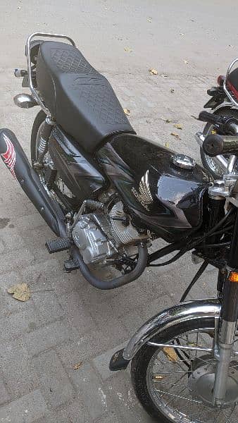 Honda 125 [2023 Model) Bike For Sale in Lahore - Read Description 7