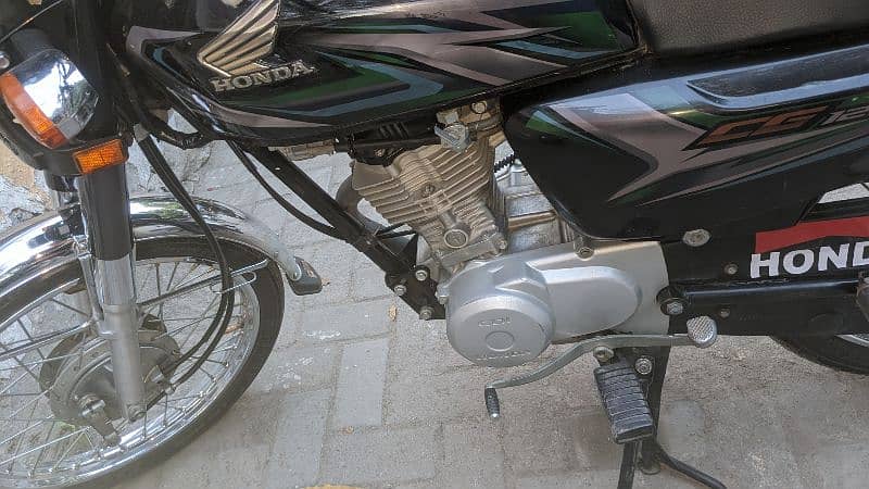 Honda 125 [2023 Model) Bike For Sale in Lahore - Read Description 5