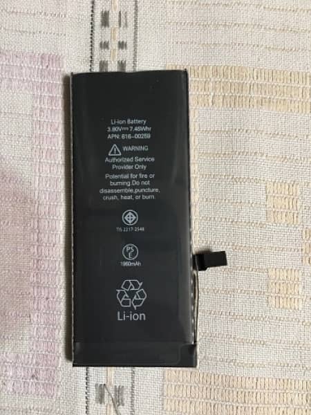 iPhone 7G battery original with health draining ( 100 % health ) 1