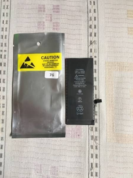 iPhone 7G battery original with health draining ( 100 % health ) 5