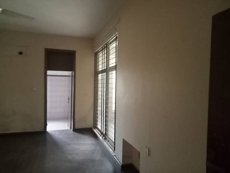 CANTT,COMMERCIAL BUILDING FOR RENT GULBERG GARDEN TOWN JAIL ROAD MALL ROAD UPPER MALL LAHORE 9