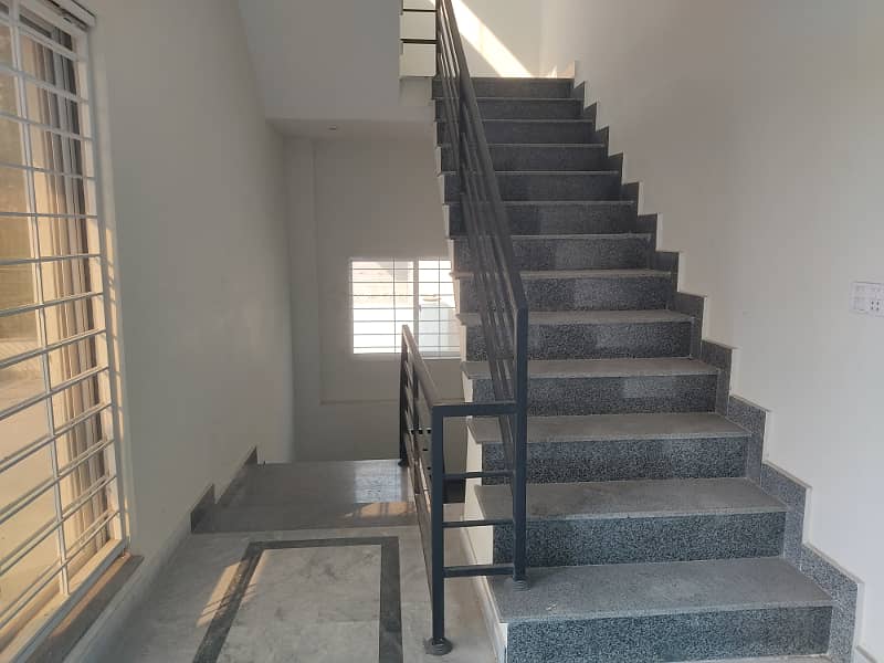1 kanal upper portion available for rent 17