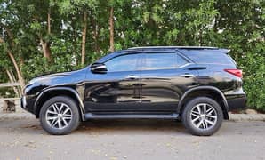 2018 Toyota Fortuner V Variant Petrol 4x4 - Immaculate Condition