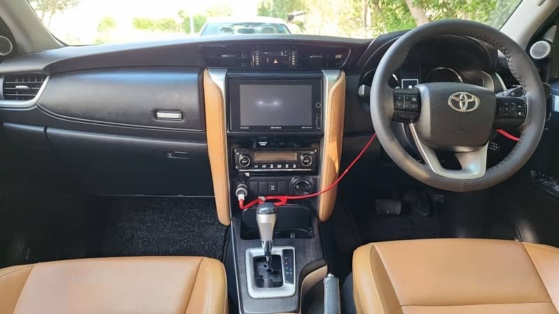 2018 Toyota Fortuner V Variant Petrol 4x4 - Immaculate Condition 2