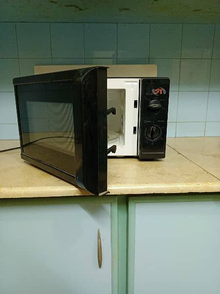 ST Microwave Oven for sale 0