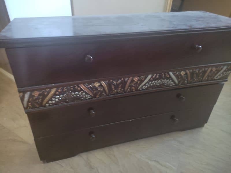 excellent bed urgent sale dressing table side table good quality 4