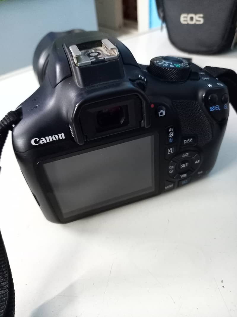 Canon EOS 1300D DSLR CAMERA (wifi/NFC ), lens; 18-55 & 75-300 3