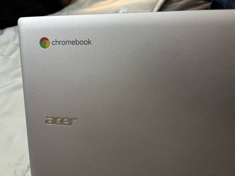 Acer chromebook with amazon laptop sleeve 5
