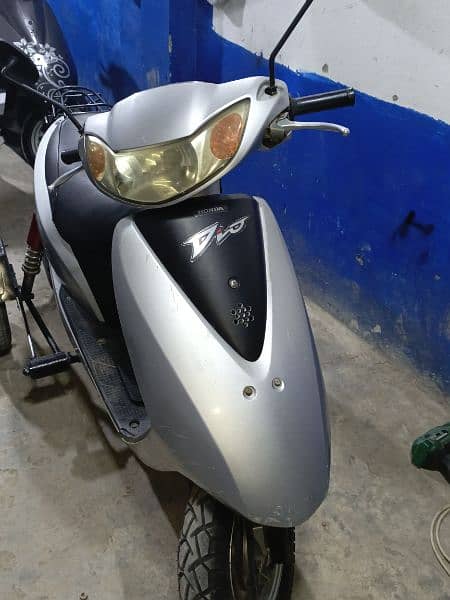 petrol and electric scooty available contact at 03004142432 11