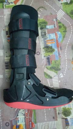 Fixed Fracture Walker Boot Fits Both Left Right Size Medium smal