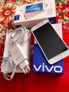 VIVO Y67 4GB 64 GB mobile with all acesories & Box call 03274604346 0