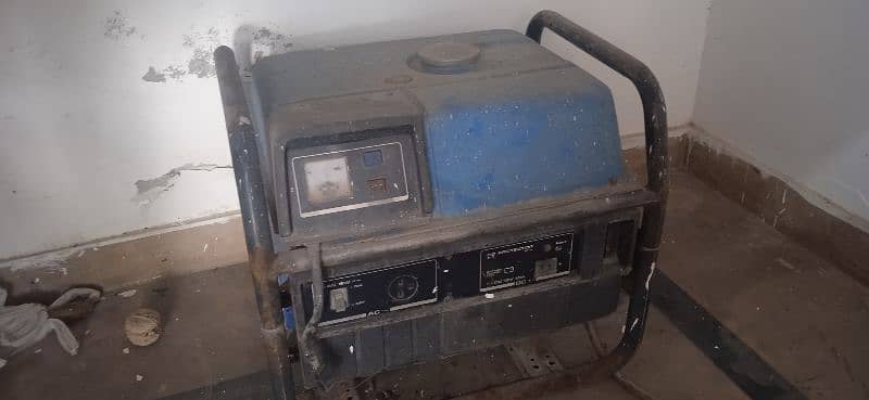 2 genrators for sell  jasco 3 kva and yamaha japani . 03368281234 2