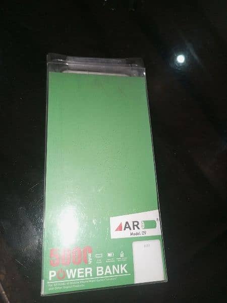 power bank for sale almost new ha bilkl 1