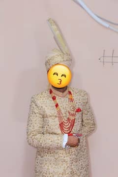 groom off white sherwani + kulla in reason able price,,only 1 day used