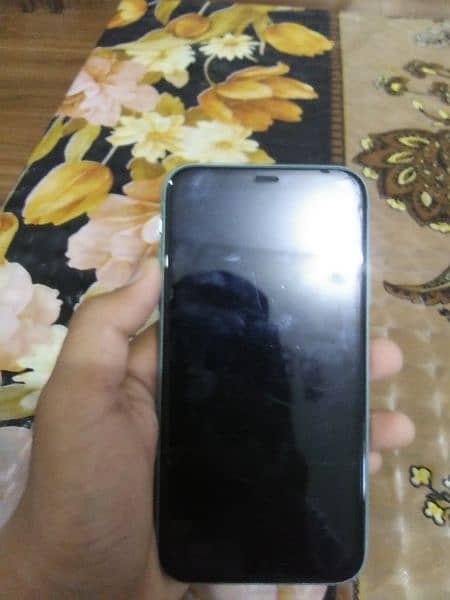 IPHONE 11 10/10 CONDITION 3