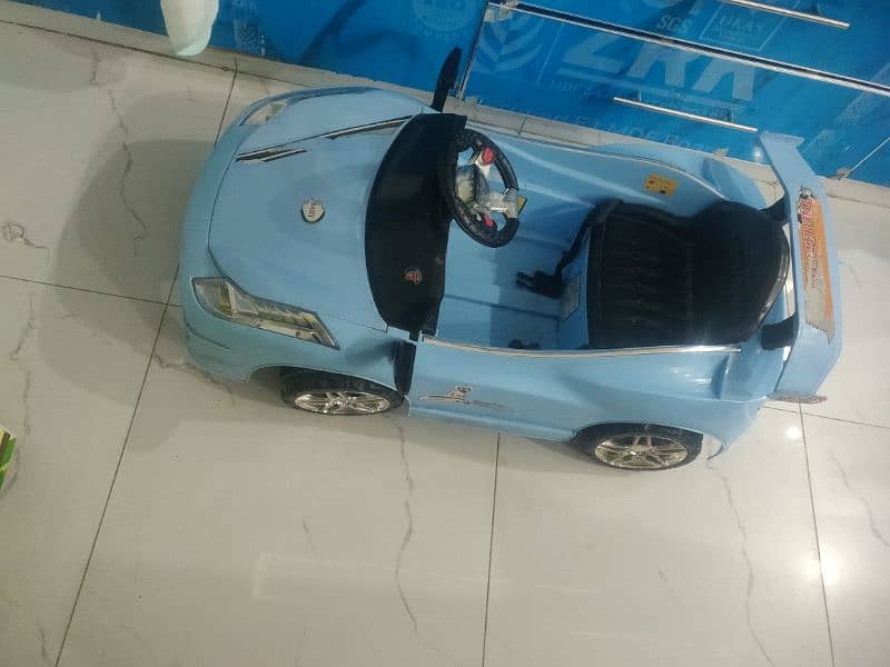 good condition new baby car with remote key and charger 0