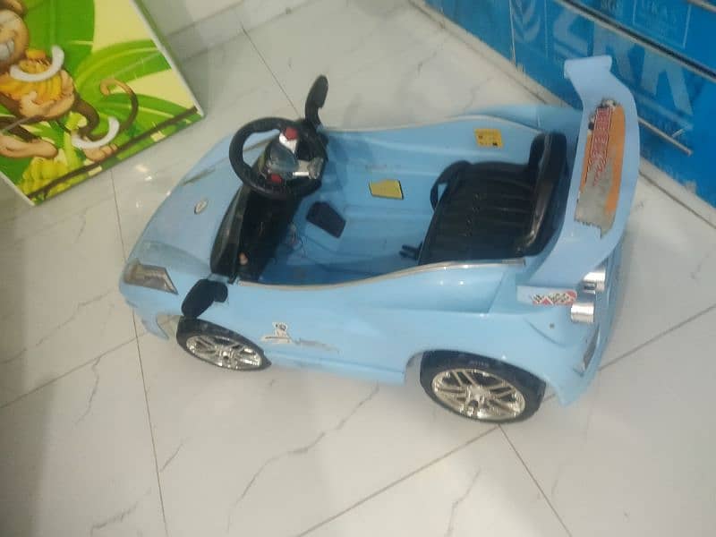 good condition new baby car with remote key and charger 3