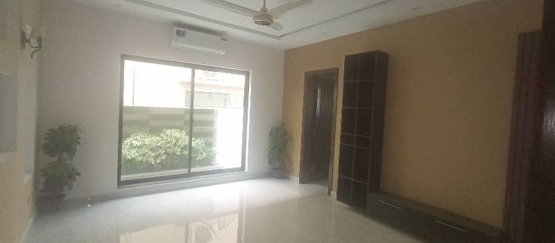 1 Kanal House For Sale In Dha Phase 6 D Block Ideal Location Sami Furnished Modern Design House 34