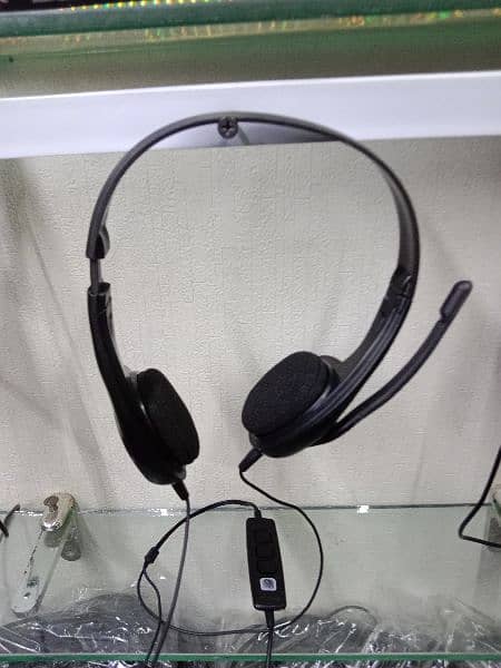 call centre Headphones with mic usb Plantronics jabra Logitech noise 12
