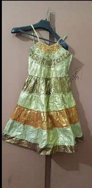 4beautiful dresses in 700rs(ALL IN 700ONLY) 5