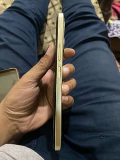 Vivo Y35 8/128Gb Golden color. box charger  available. No any fault
