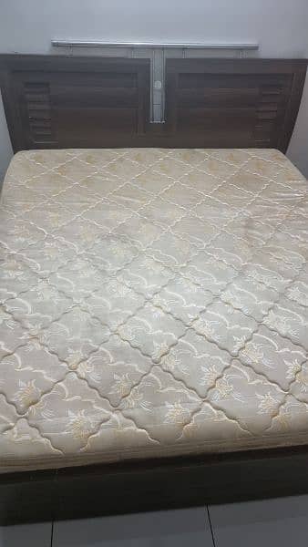 KING size bed with Molty Foam mattress. 4