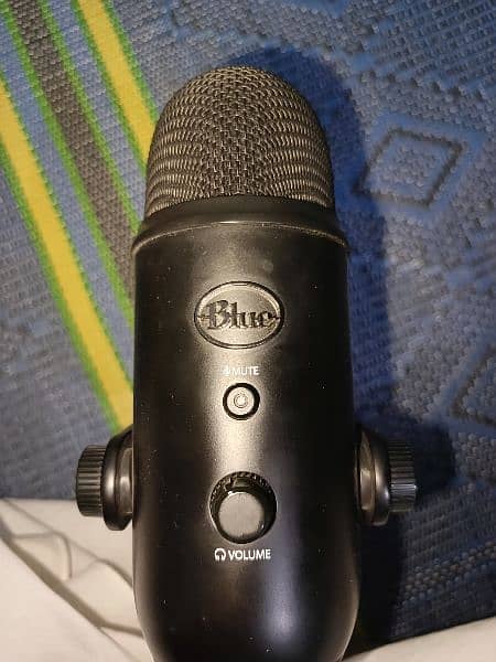 Blue Yeti Microphone 1