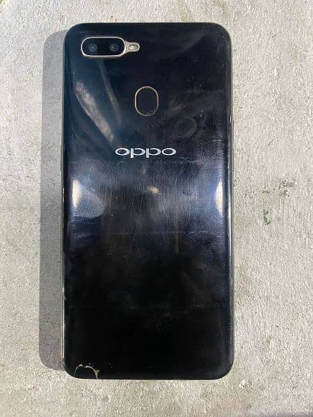 oppo a5s Ram 2gb and storage 32gb only mobile 4