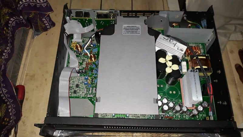QSC DCA 1622 two Chanel digital power amplifier for sale 11