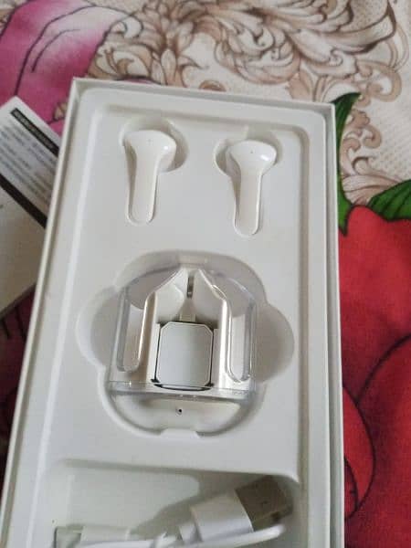 A31 earpods (negotiable for large quantity) 0