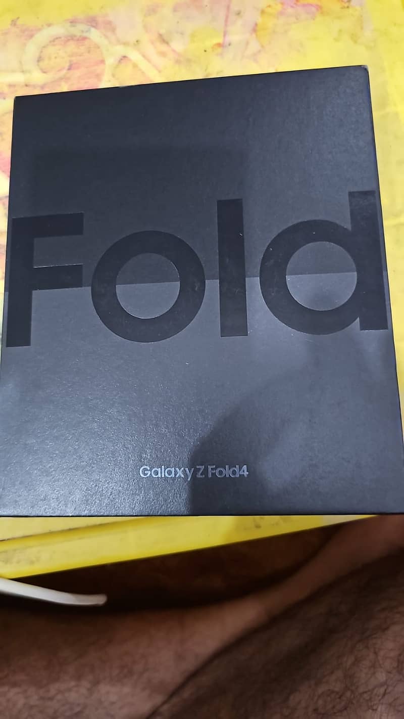 Samsung Galaxy Fold4 - Price Reduced 7
