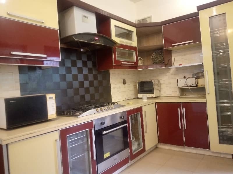 One Kanal House For Sale 4