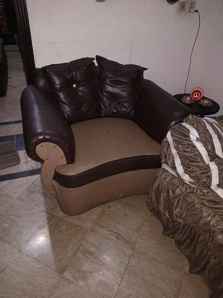 sofa set for urgent sale 3