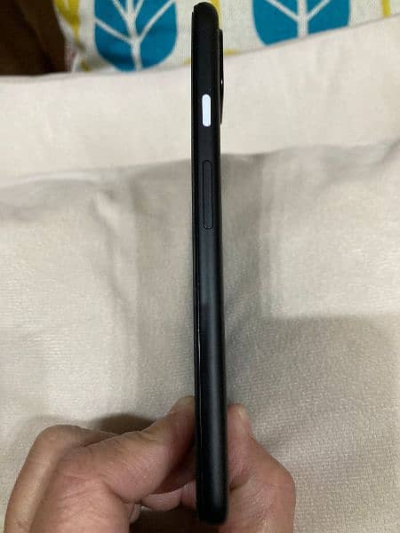 Google pixel 4a 5g 6/128 official PTA Approved 8