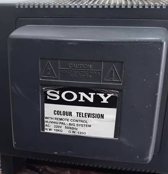 10/10 condition. Sony TV. 4
