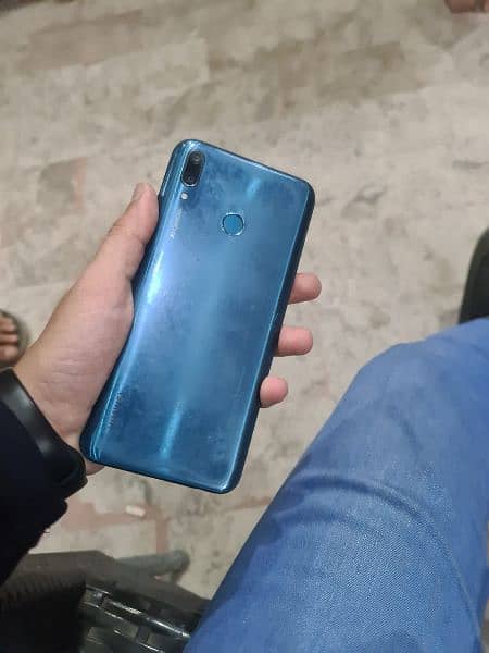 Huawei Y9 2019 4