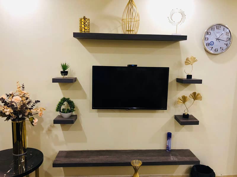 Tow badroom apartment available for rent daily basis in Bahria town 7