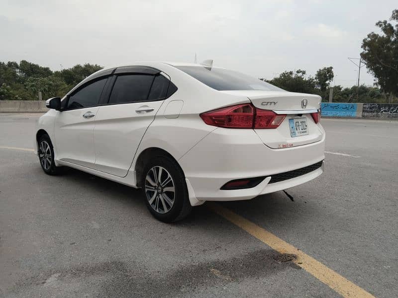 2022 Honda city 1.5 Aspire CVT. Top of the line. 3