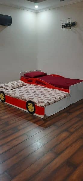 kids pull out car bed 0