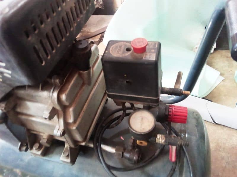 good condition air compressor 2 wall low and high 3