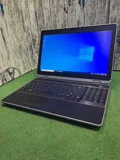 Dell corei7 2.70Ghz Laptop Dual Graphic card 15.6"HD display