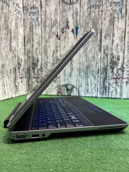 Dell corei7 2.70Ghz Laptop Dual Graphic card 15.6"HD display 3