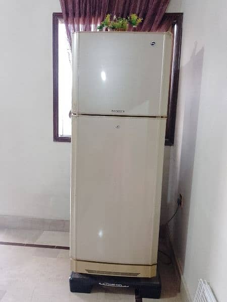 PEL 14 cu ft Refrigerator 0
