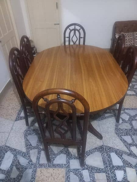 Dining table with 6 Chairs 0