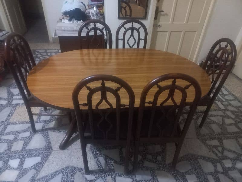 Dining table with 6 Chairs 1