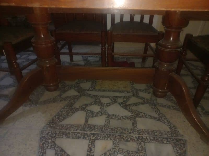 Dining table with 6 Chairs 2