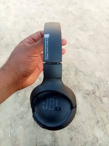 JBL headphones 4