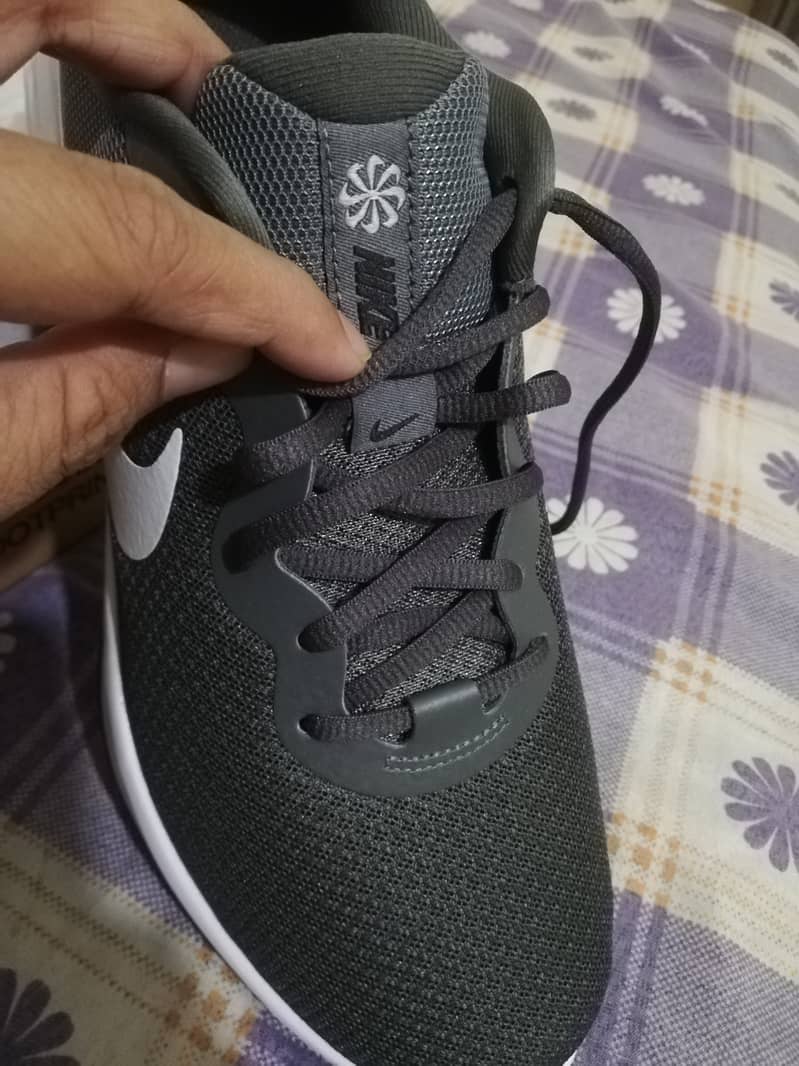 Nike (iron grey colour) 5